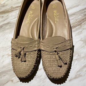 Sporty loafers in near new condition